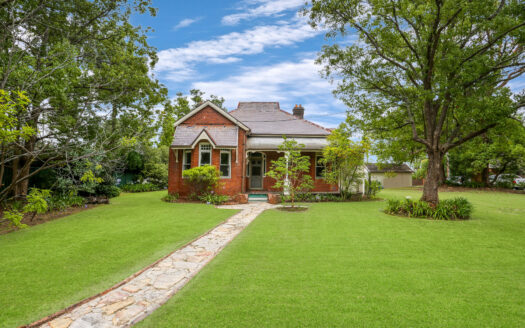 249 Peats Ferry Rd, Hornsby NSW 2077